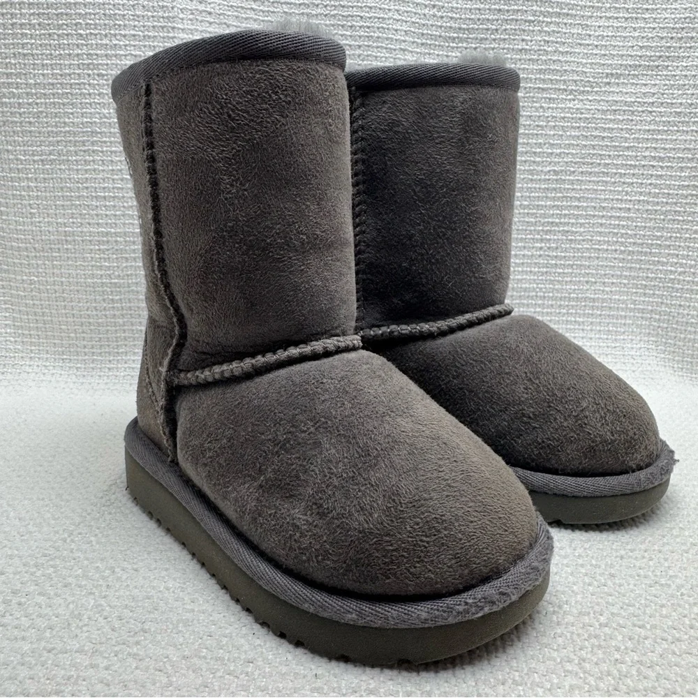 UGG Kids' Classic II Charcoal Suede Boots,Heart & S Detail, Infant sz 7